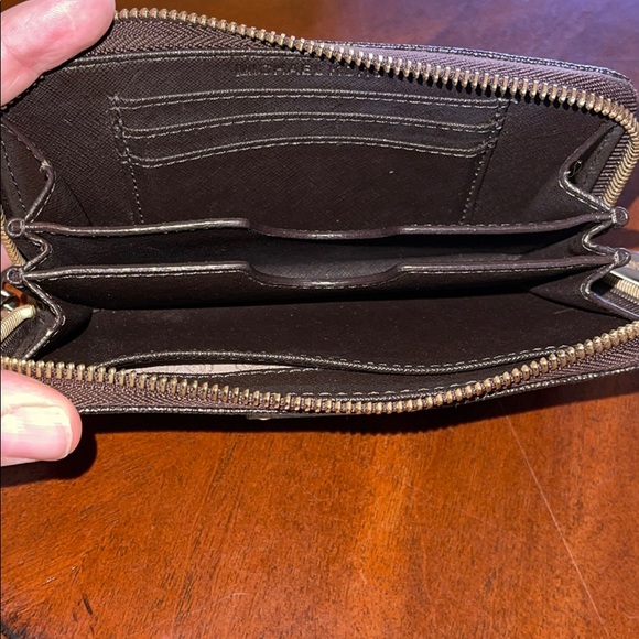 Michael Kors Wallet wristlet - Picture 7 of 9
